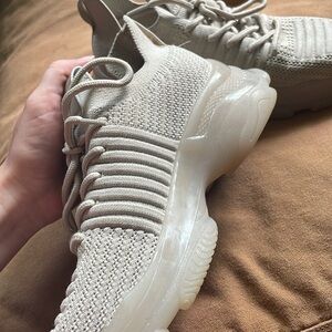 Cushionaire Sneakers